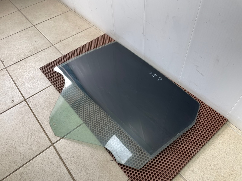 Стекло двери