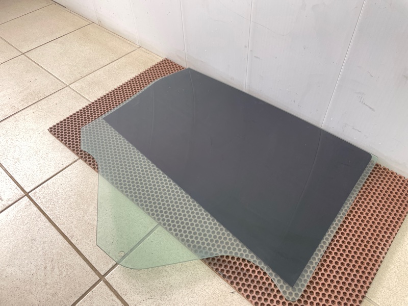 Стекло двери