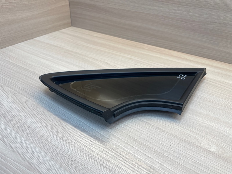 Форточка кузова