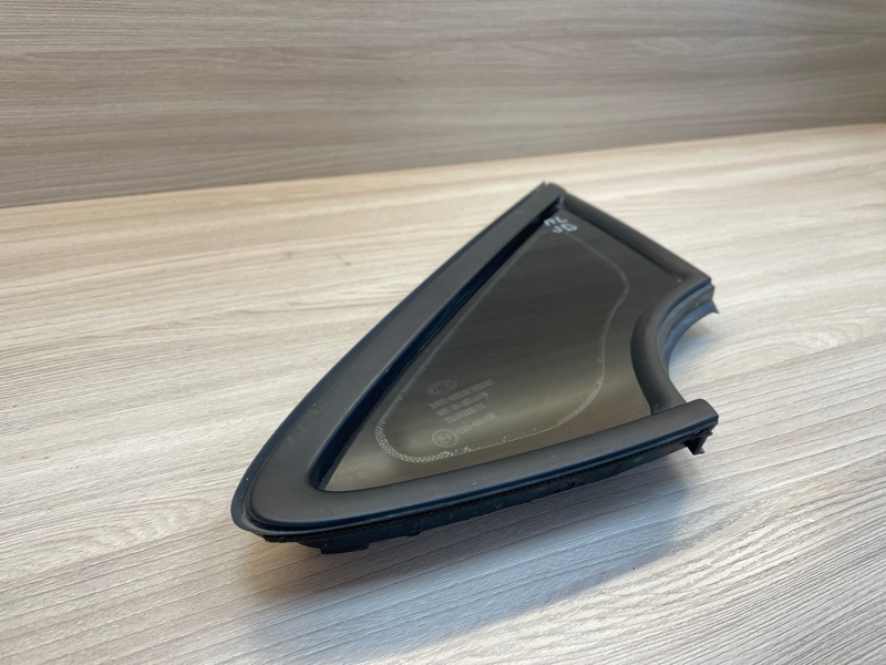 Форточка кузова