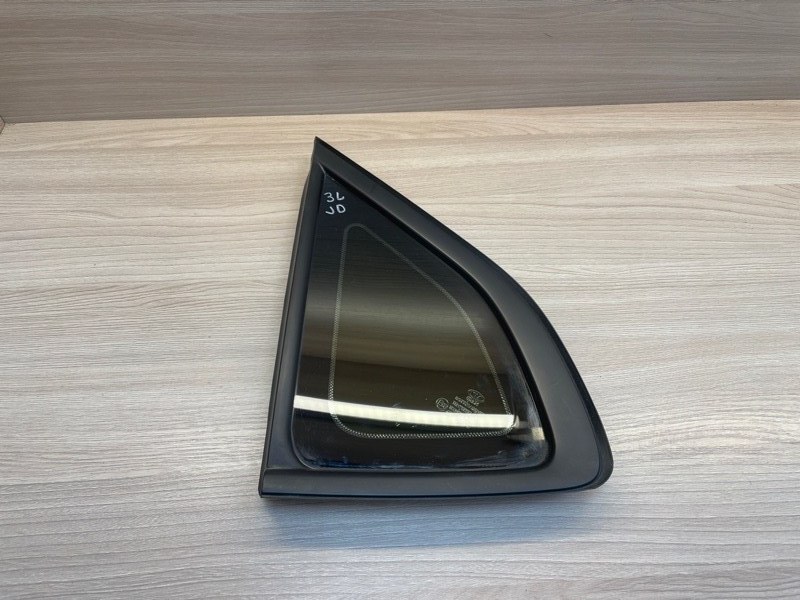 Форточка кузова