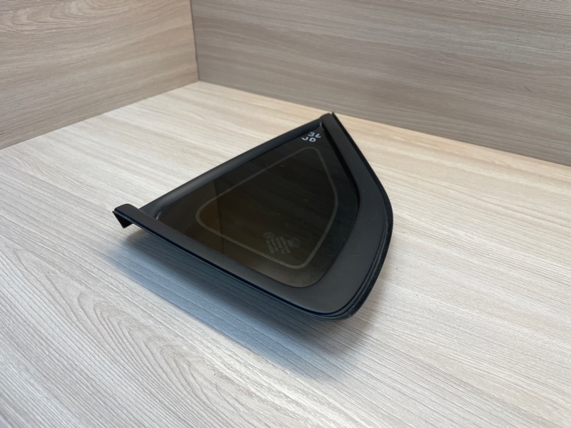 Форточка кузова