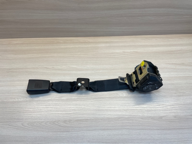 Ремень безопасности