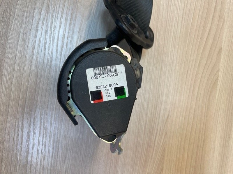 Ремень безопасности