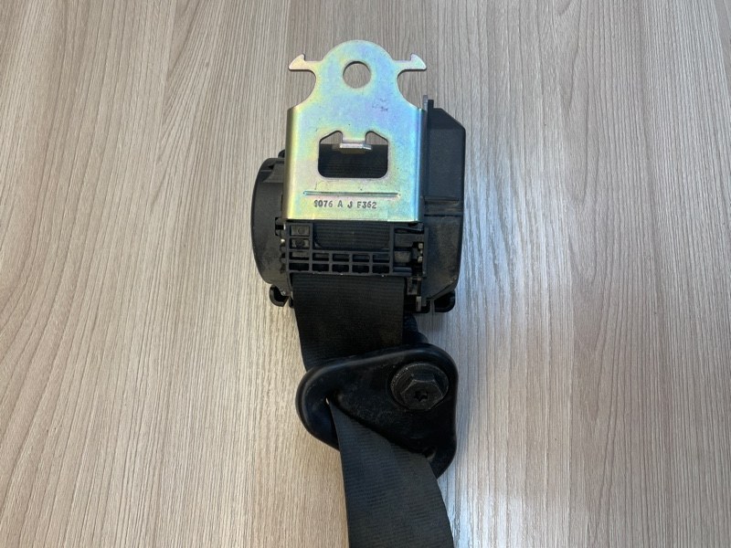 Ремень безопасности