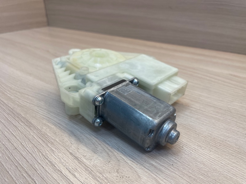 Мотор стеклоподъемника