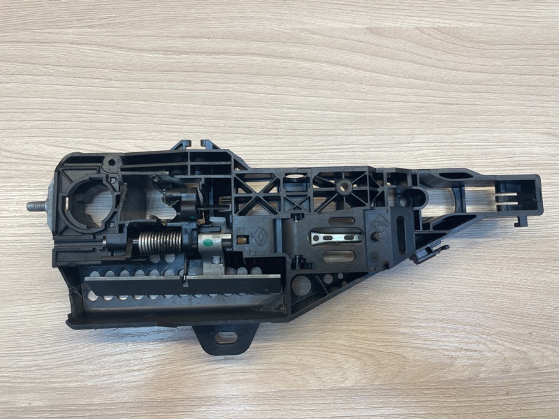 Кронштейн ручки двери