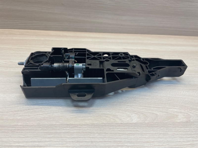 Кронштейн ручки двери