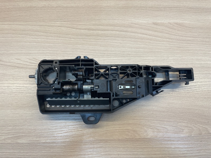 Кронштейн ручки двери