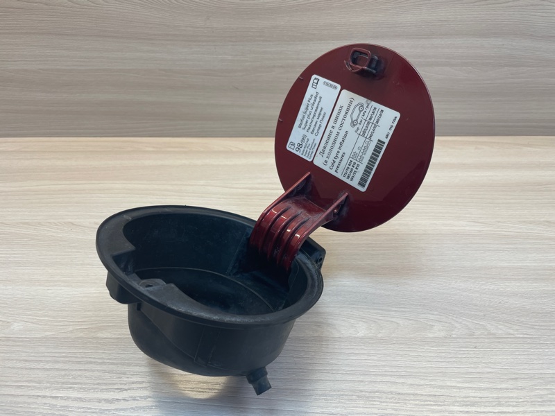 Лючок бензобака