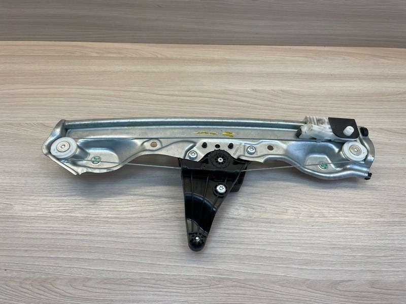 Стеклоподъемник    двери