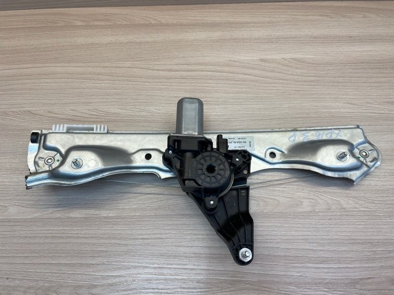 Стеклоподъемник    двери