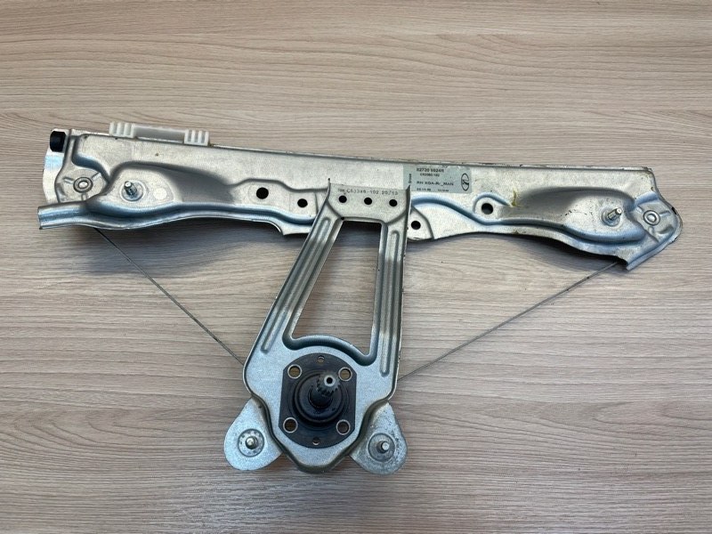 Стеклоподъемник    двери