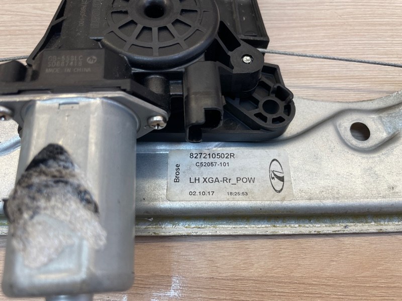 Стеклоподъемник    двери