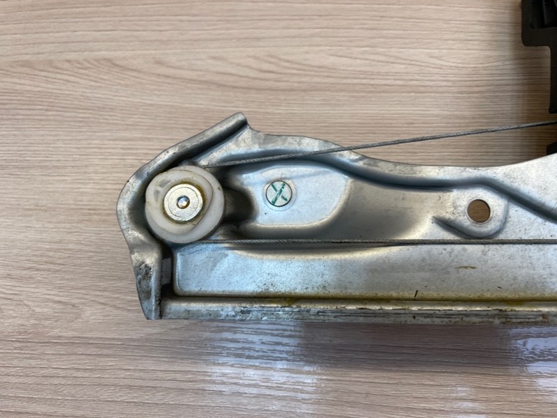 Стеклоподъемник    двери