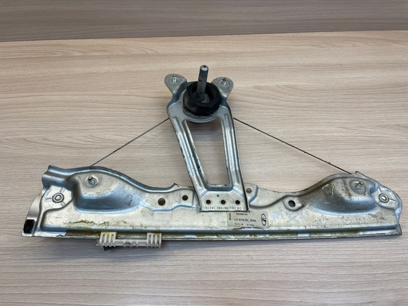 Стеклоподъемник    двери