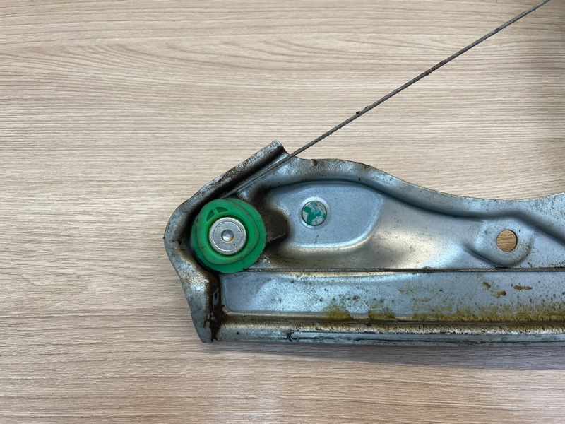 Стеклоподъемник    двери