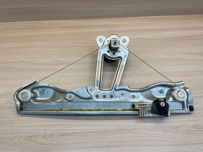 Стеклоподъемник    двери