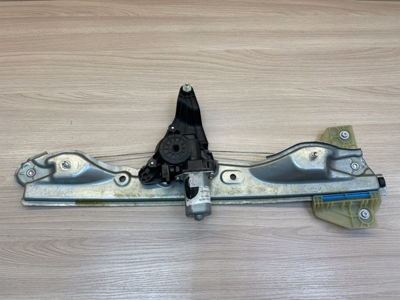 Стеклоподъемник    двери