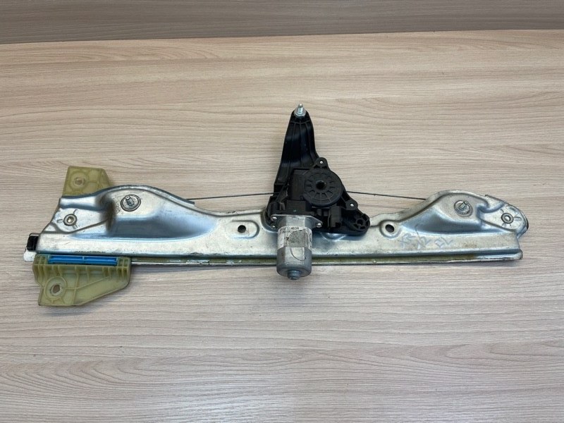 Стеклоподъемник    двери