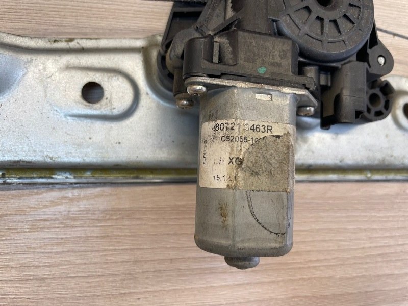 Стеклоподъемник    двери