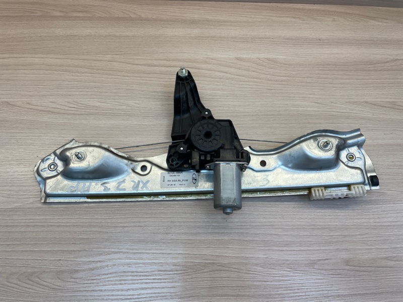 Стеклоподъемник    двери