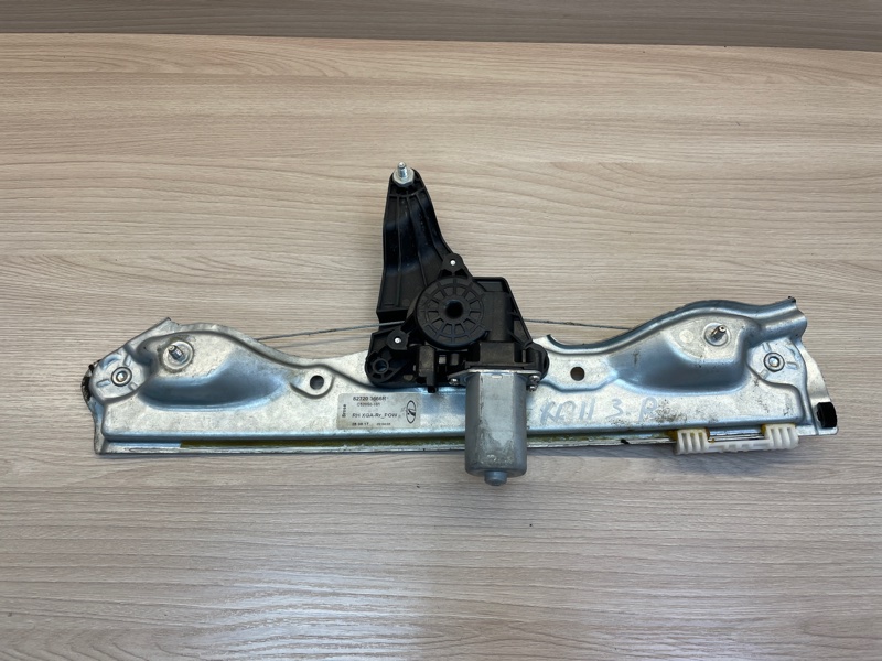 Стеклоподъемник    двери