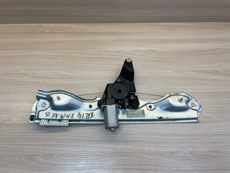 Стеклоподъемник    двери