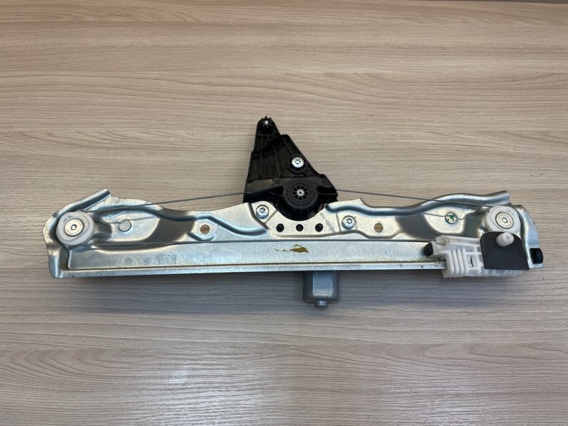 Стеклоподъемник    двери