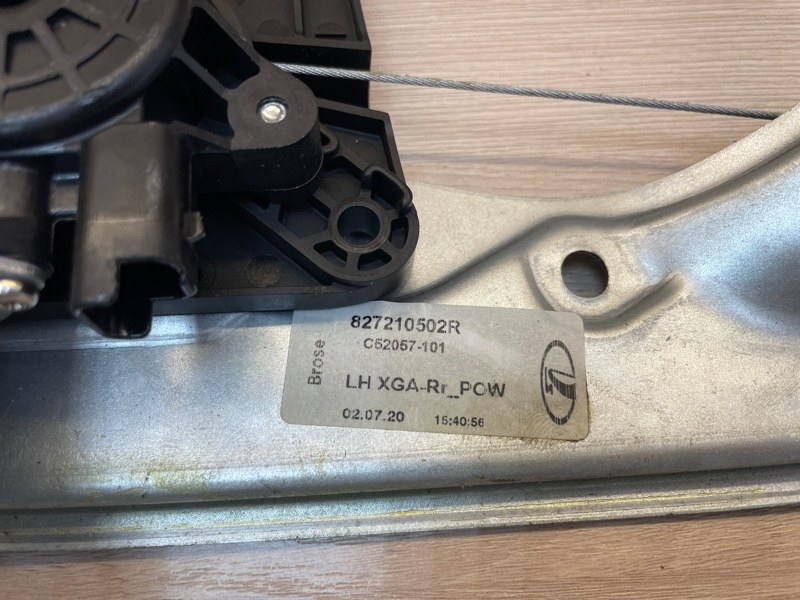 Стеклоподъемник    двери