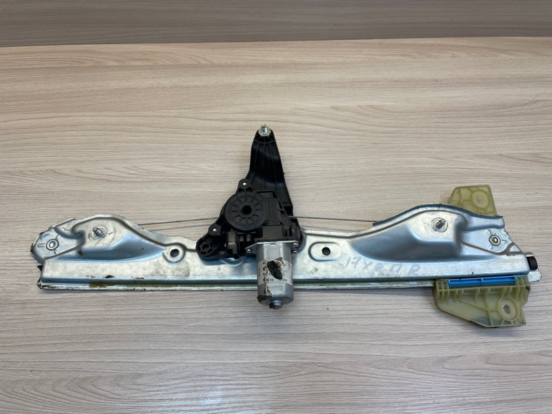 Стеклоподъемник    двери