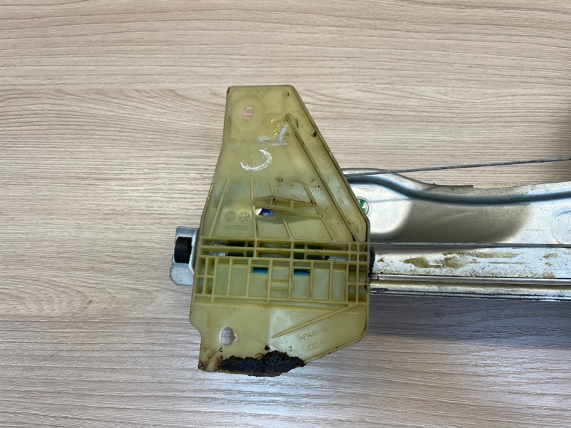 Стеклоподъемник    двери