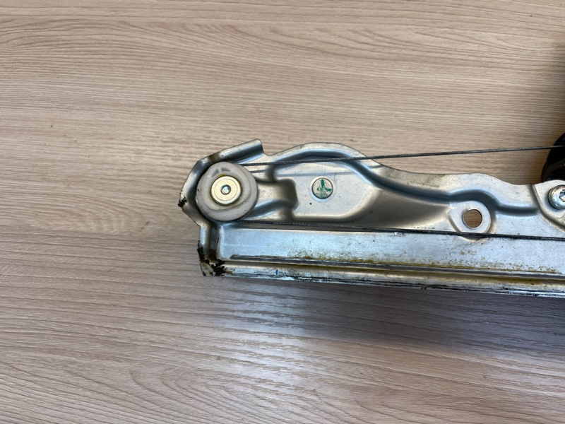 Стеклоподъемник    двери