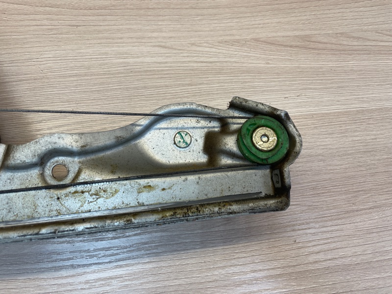 Стеклоподъемник    двери