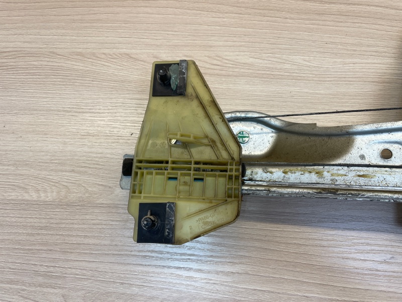 Стеклоподъемник    двери