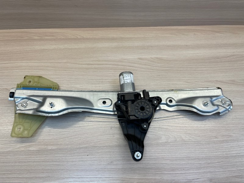 Стеклоподъемник    двери