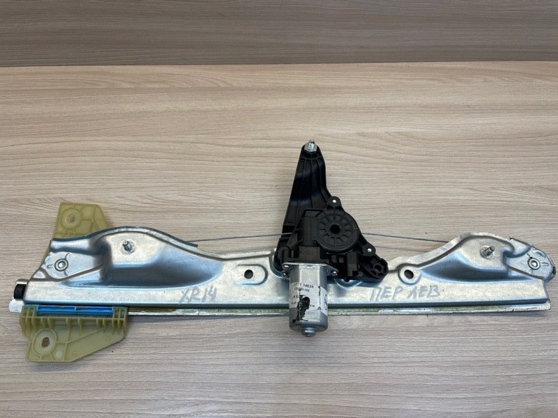 Стеклоподъемник    двери