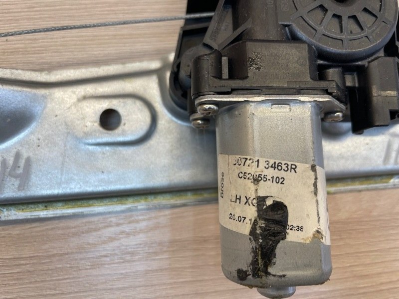 Стеклоподъемник    двери