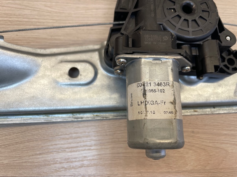 Стеклоподъемник    двери