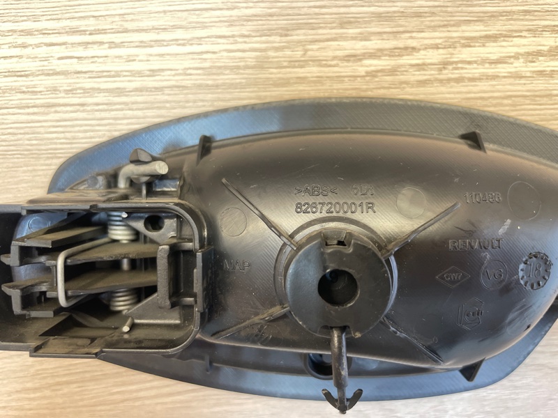 Внутренняя  ручка двери