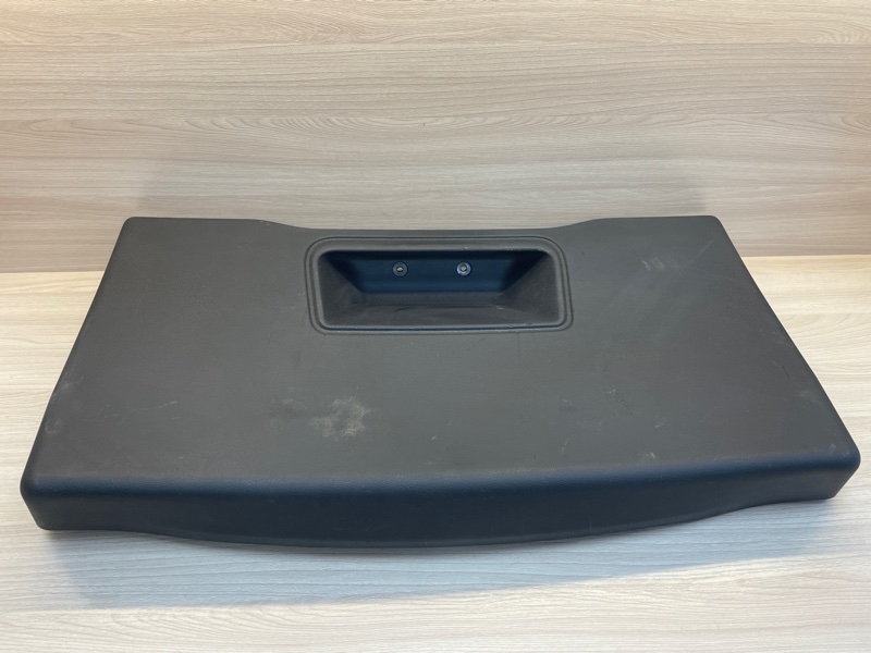 Обшивка двери багажника