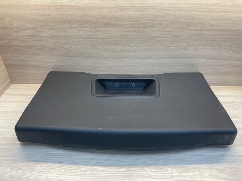 Обшивка двери багажника