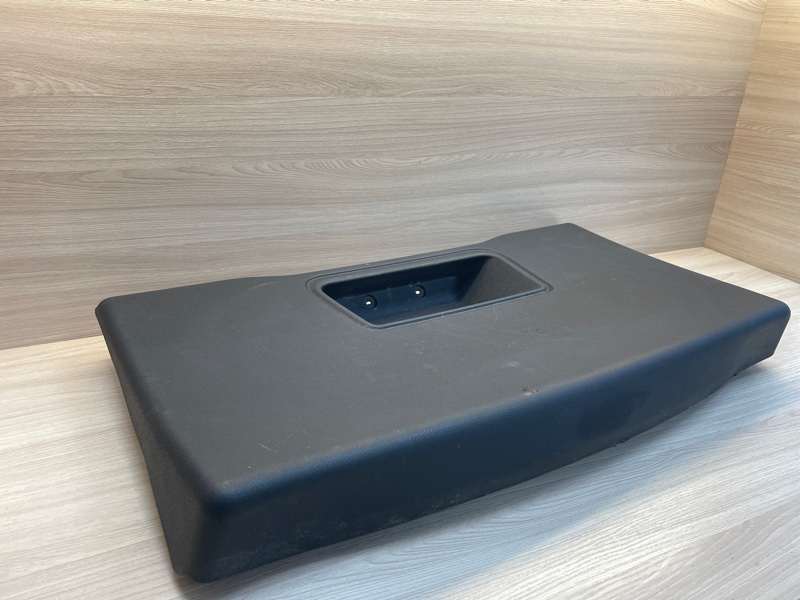 Обшивка двери багажника