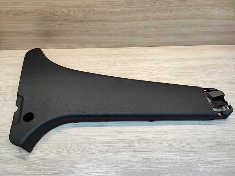 Обшивка средней стойки