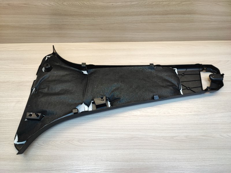 Обшивка средней стойки