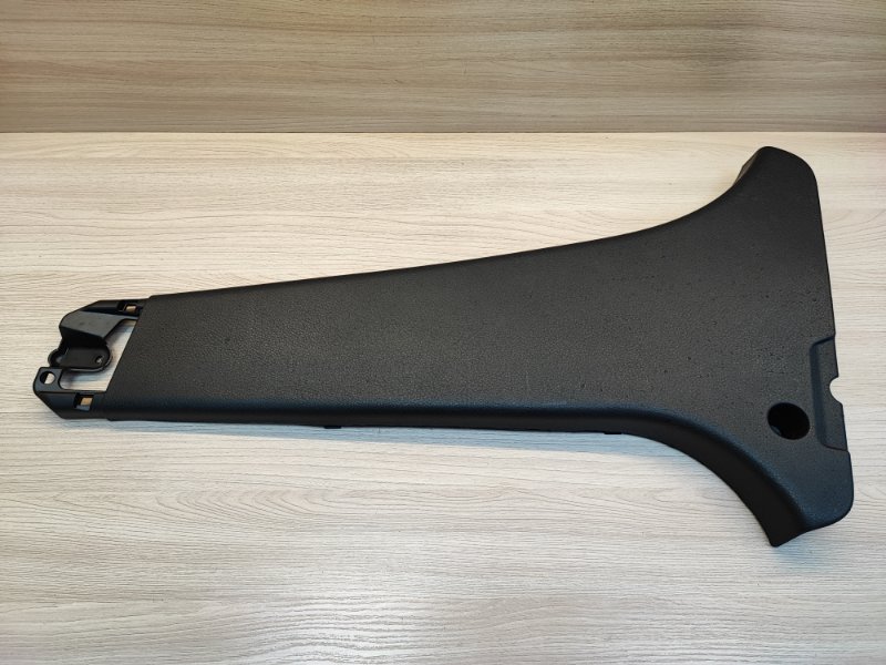 Обшивка средней стойки