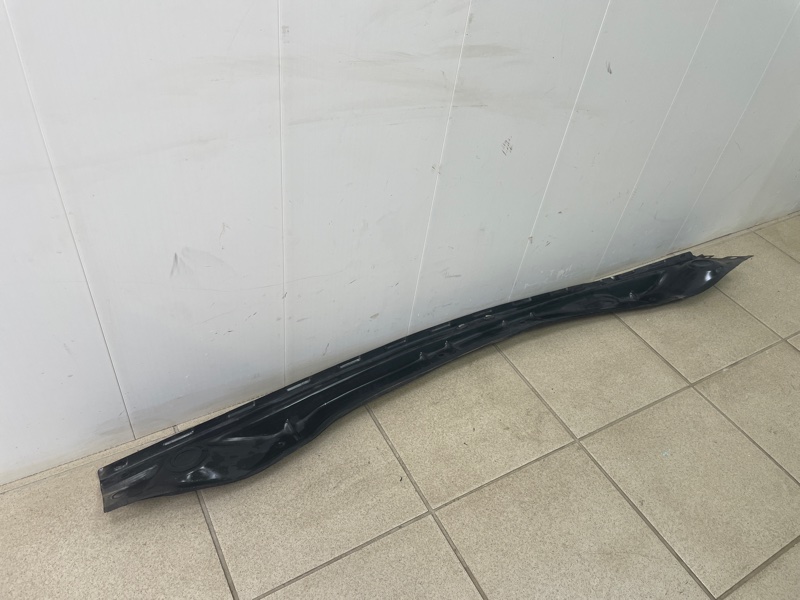 Планка под жабо