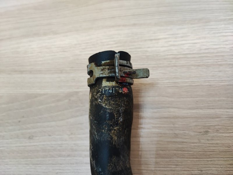 Патрубок радиатора