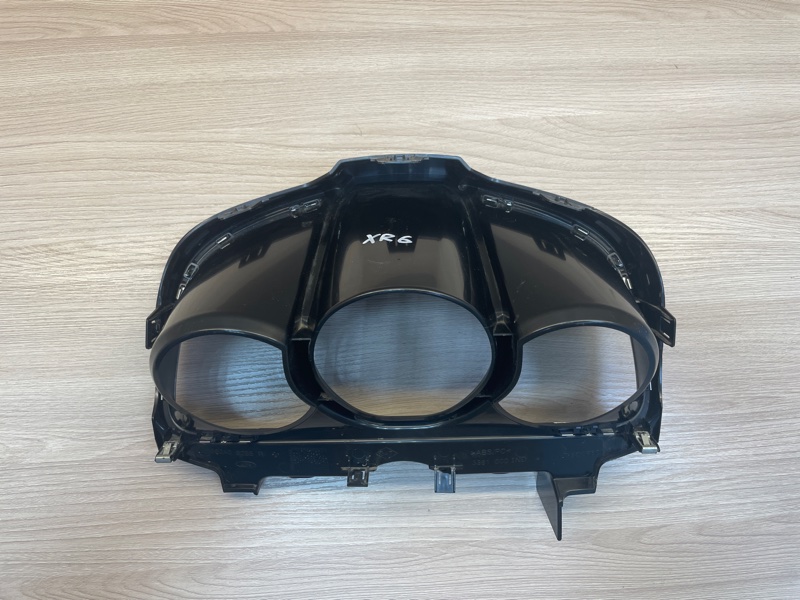 Козырек щитка приборов