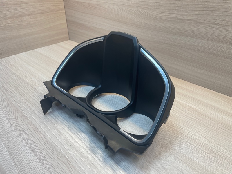 Козырек щитка приборов